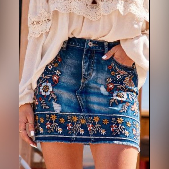 Altar'd State Dresses & Skirts - Altar’d State Embroidered Boho Denim Mini Skirt - Sz Small